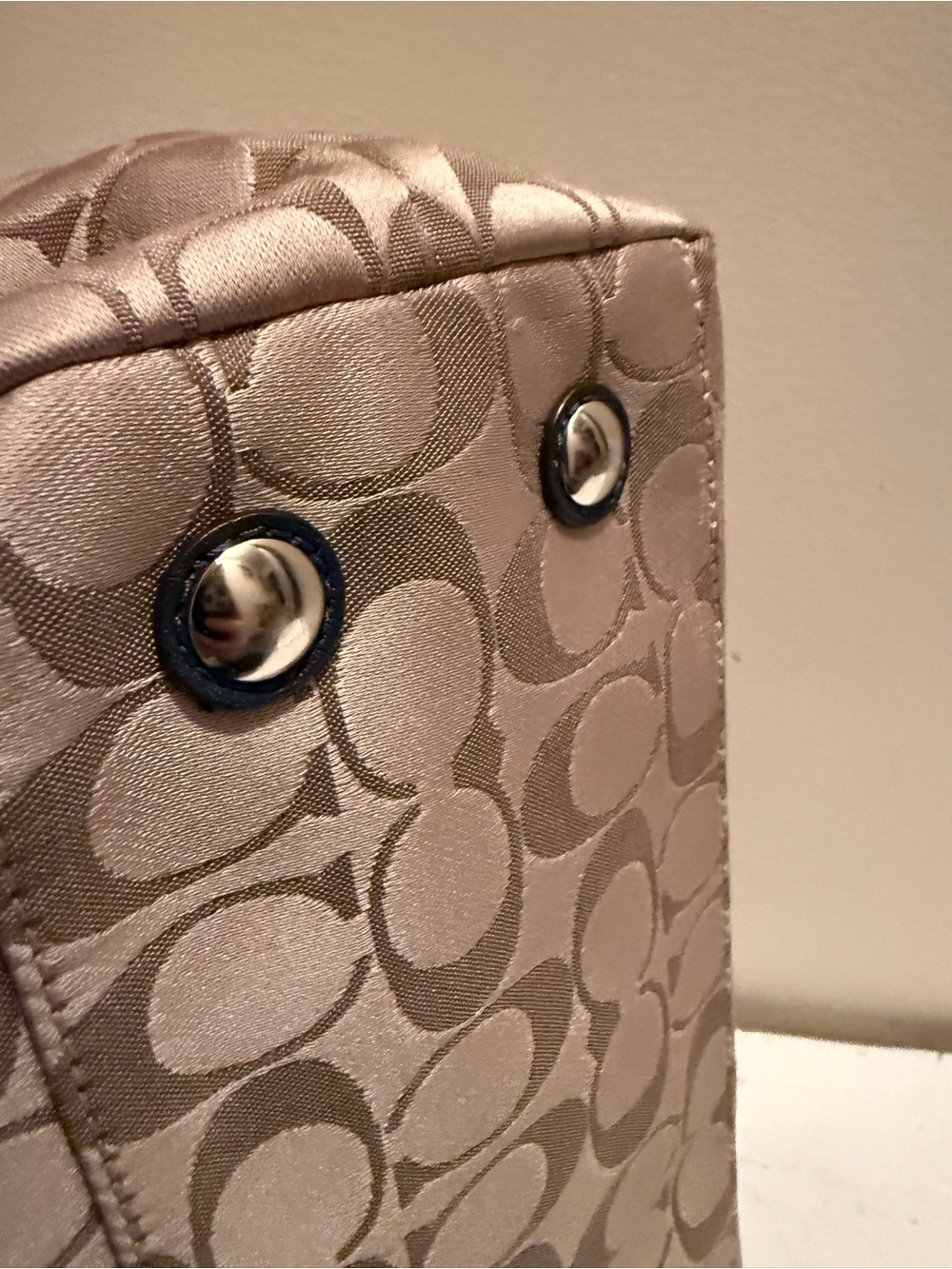 Coach Beige Signature Tote with Blue Trim and Turnlock Pocket EUC - Picture 6 of 11